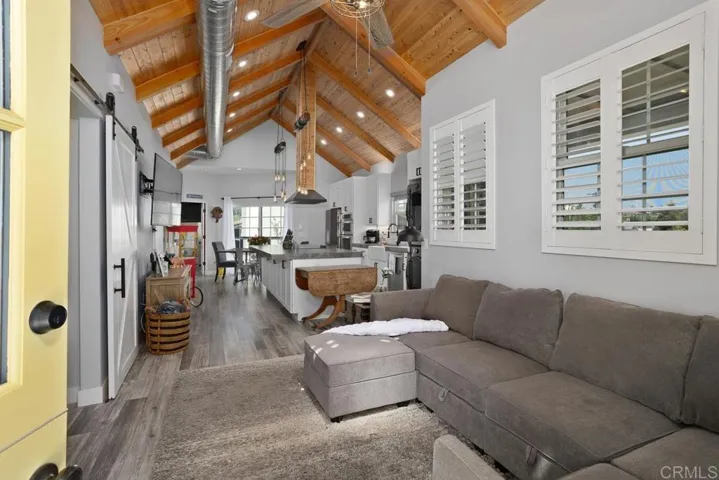 129 S Vine Street, Fallbrook, California 92028