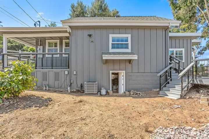 129 S Vine Street, Fallbrook, California 92028