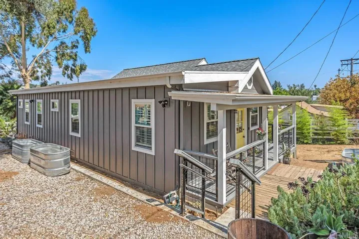 129 S Vine Street, Fallbrook, California 92028