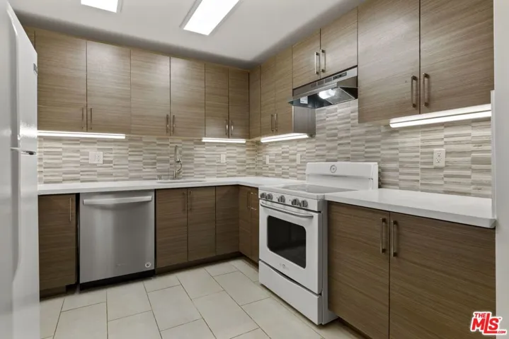 1033 6th Street 203, Santa Monica, California 90403