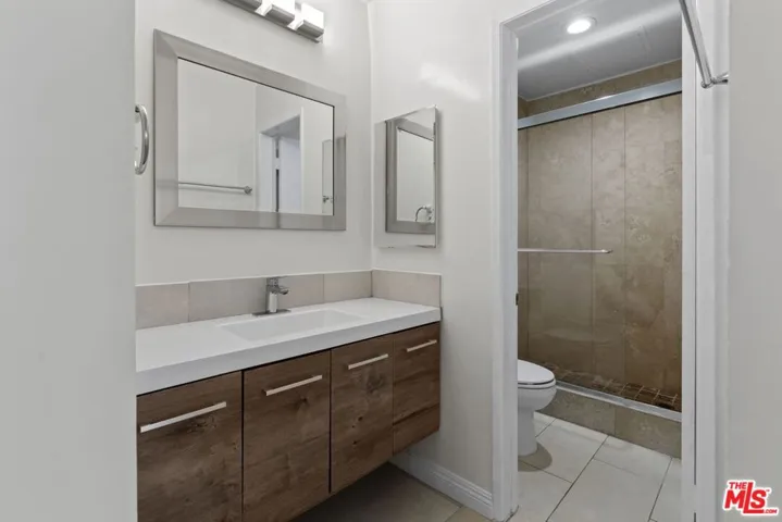 1033 6th Street 203, Santa Monica, California 90403