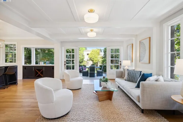 1232 Saint Charles St, Alameda, California 94501