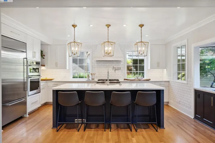 1232 Saint Charles St, Alameda, California 94501
