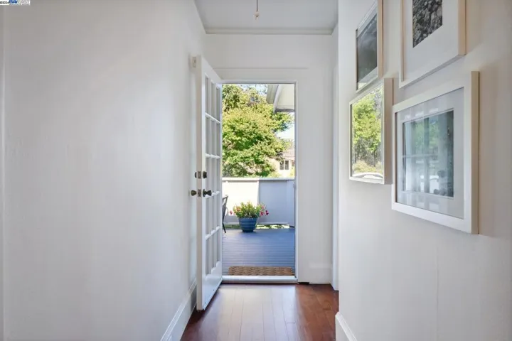 1232 Saint Charles St, Alameda, California 94501