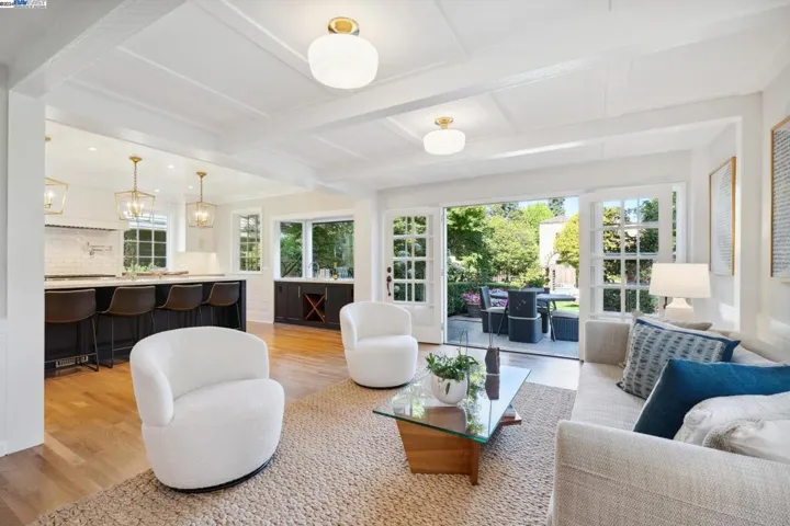 1232 Saint Charles St, Alameda, California 94501