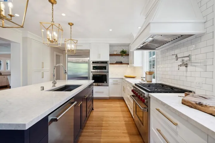 1232 Saint Charles St, Alameda, California 94501