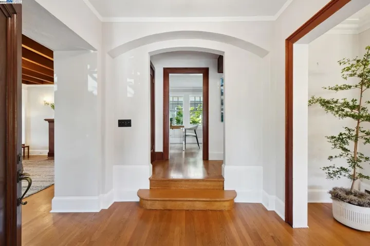 1232 Saint Charles St, Alameda, California 94501
