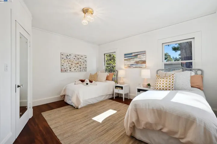 1232 Saint Charles St, Alameda, California 94501