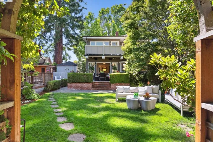 1232 Saint Charles St, Alameda, California 94501