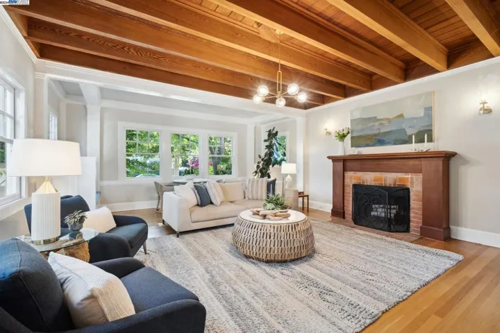 1232 Saint Charles St, Alameda, California 94501