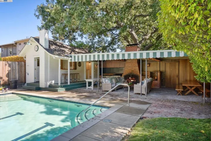 1232 Saint Charles St, Alameda, California 94501