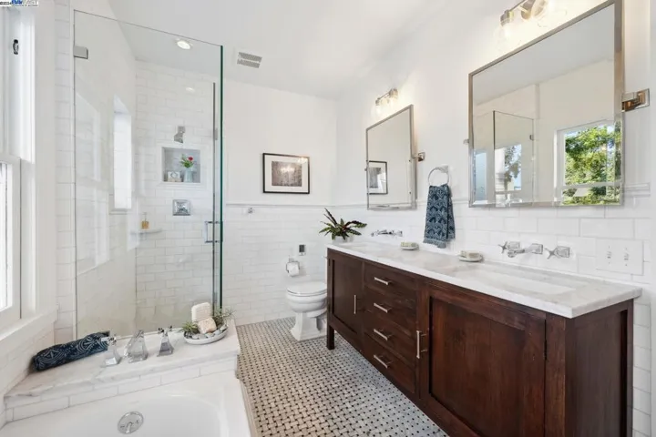 1232 Saint Charles St, Alameda, California 94501