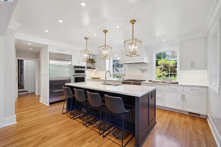 1232 Saint Charles St, Alameda, California 94501