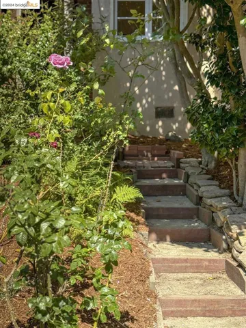 754 Gateview Ave, Albany, California 94706