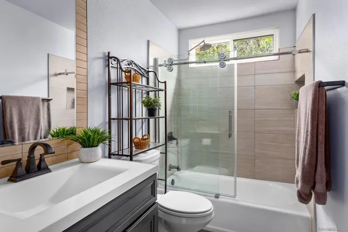 3574 Hatfield Cir, Oceanside, California 92056