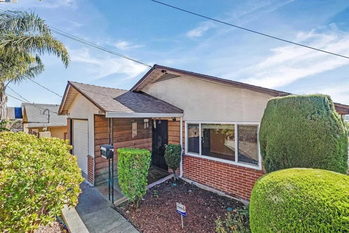 8735 Thermal St, Oakland, California 94605