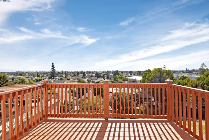 8735 Thermal St, Oakland, California 94605