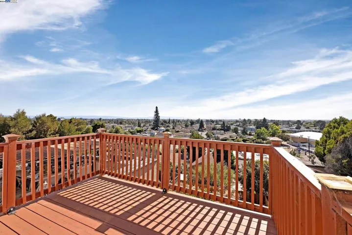 8735 Thermal St, Oakland, California 94605