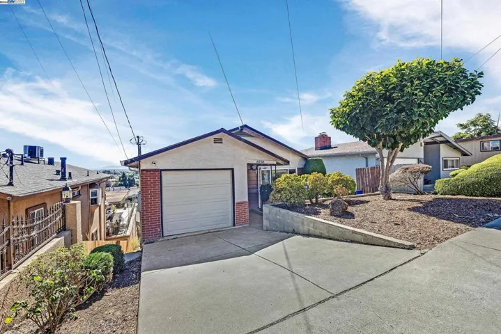 8735 Thermal St, Oakland, California 94605