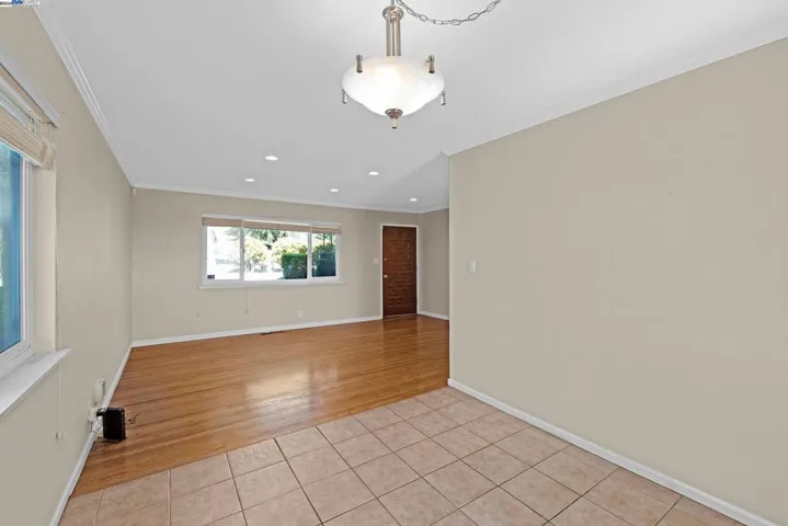 8735 Thermal St, Oakland, California 94605