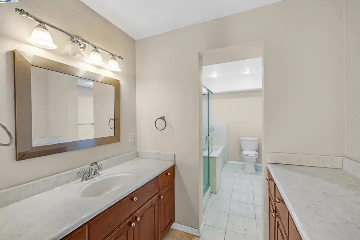 8735 Thermal St, Oakland, California 94605