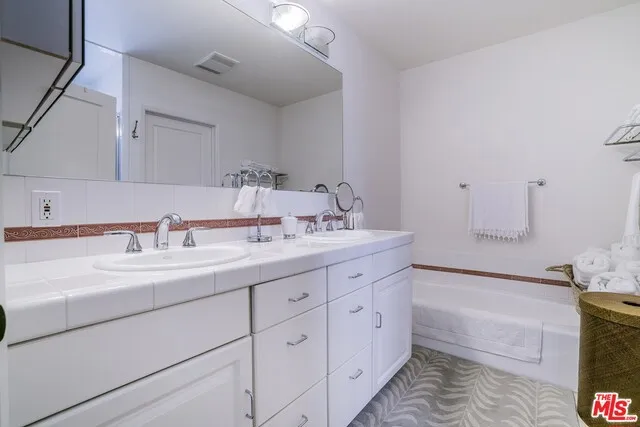 865 Chautauqua Boulevard, Pacific Palisades, California 90272