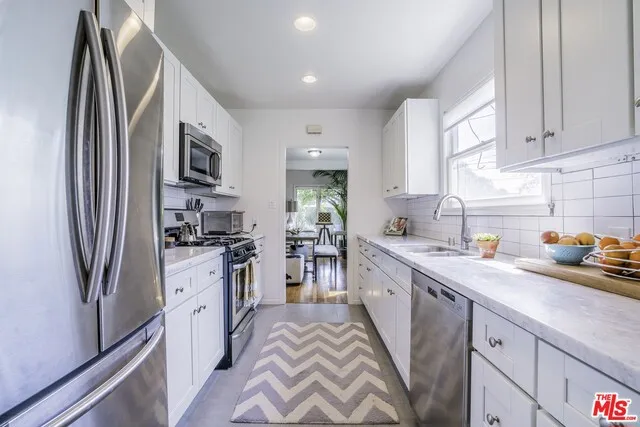865 Chautauqua Boulevard, Pacific Palisades, California 90272