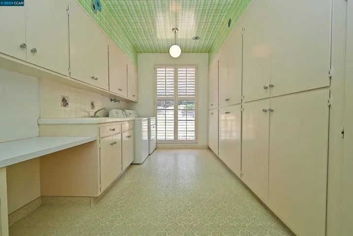20 Tamarack Dr, Hillsborough, California 94010