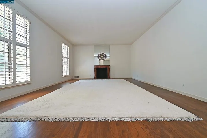 20 Tamarack Dr, Hillsborough, California 94010