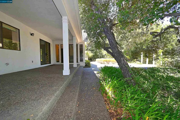 20 Tamarack Dr, Hillsborough, California 94010