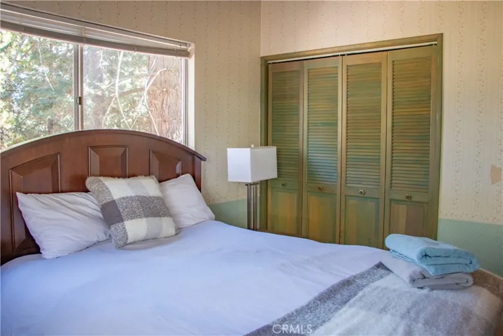 31583 Circle View Drive, Running Springs, California 92382
