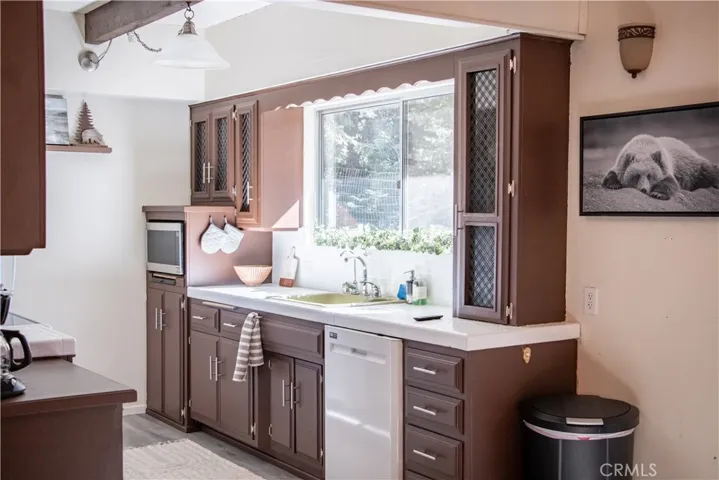 31583 Circle View Drive, Running Springs, California 92382
