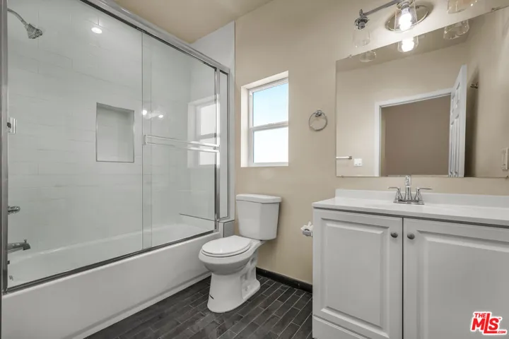 2816 3/4 W Jefferson Boulevard, Los Angeles, California 90018