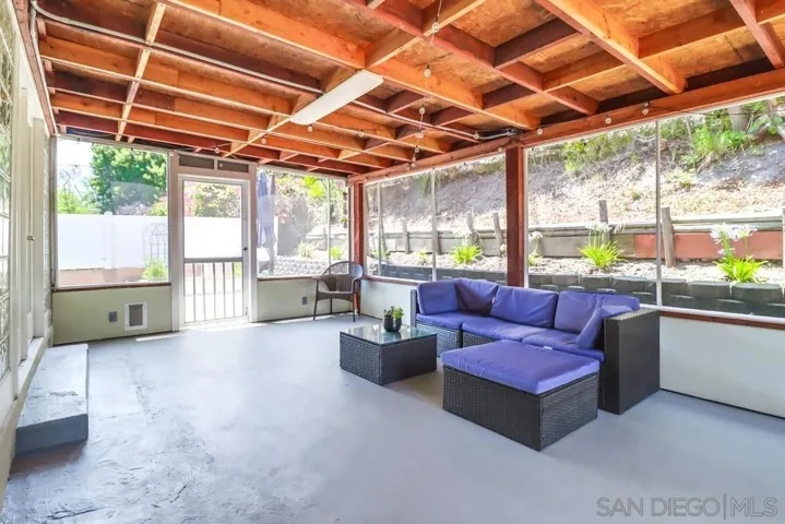 1352 Dove, El Cajon, California 92020