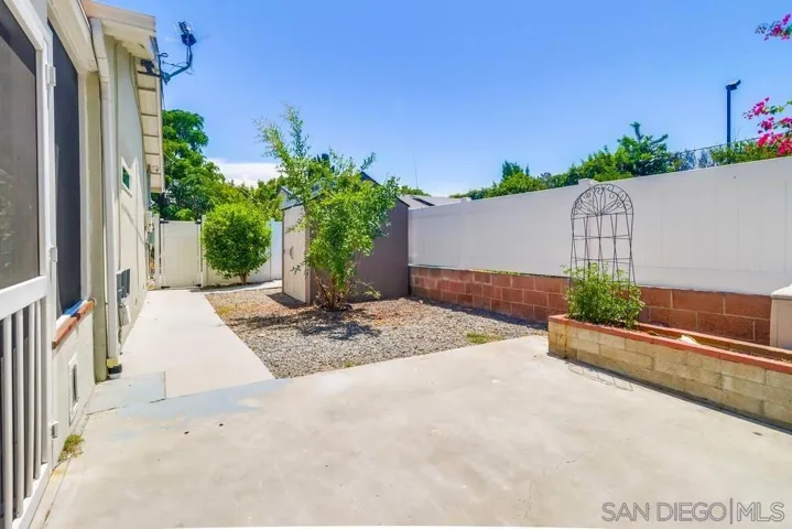 1352 Dove, El Cajon, California 92020