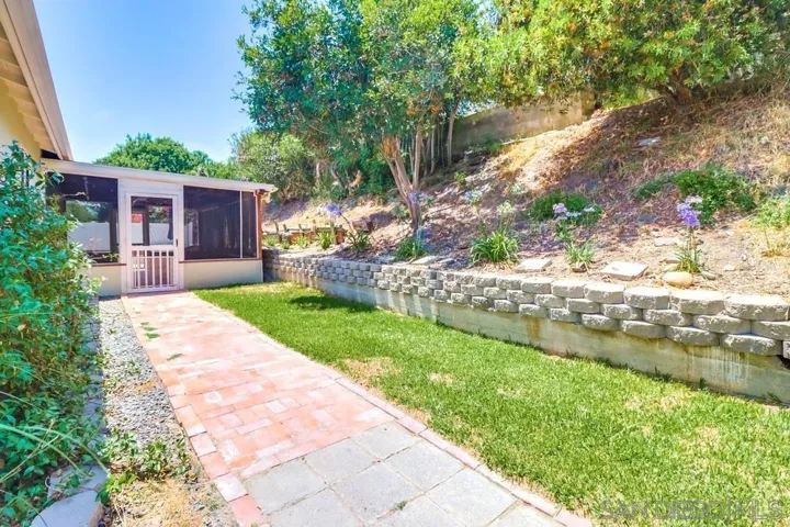 1352 Dove, El Cajon, California 92020