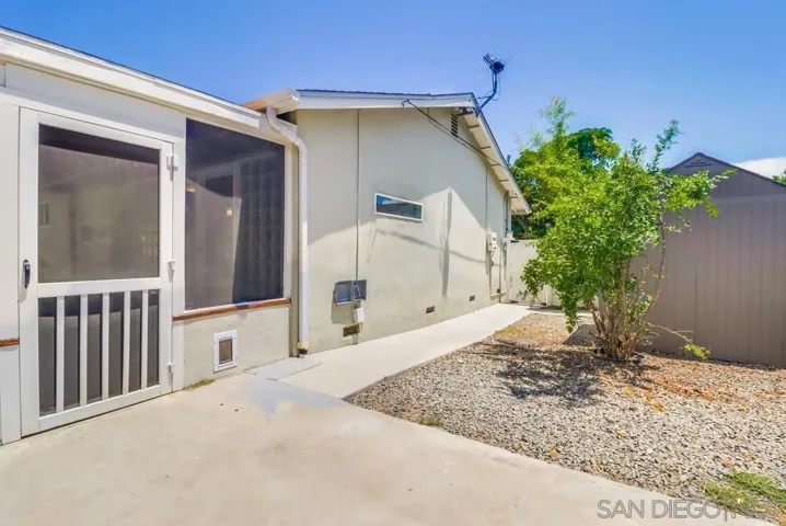 1352 Dove, El Cajon, California 92020