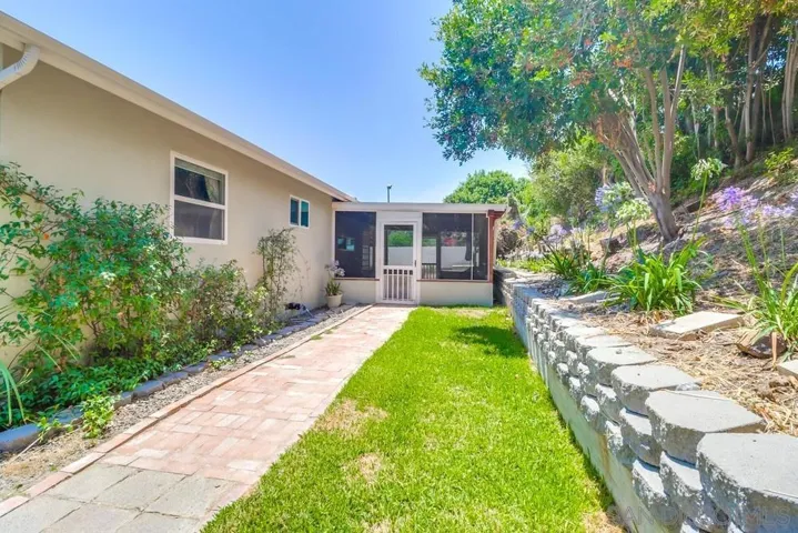 1352 Dove, El Cajon, California 92020