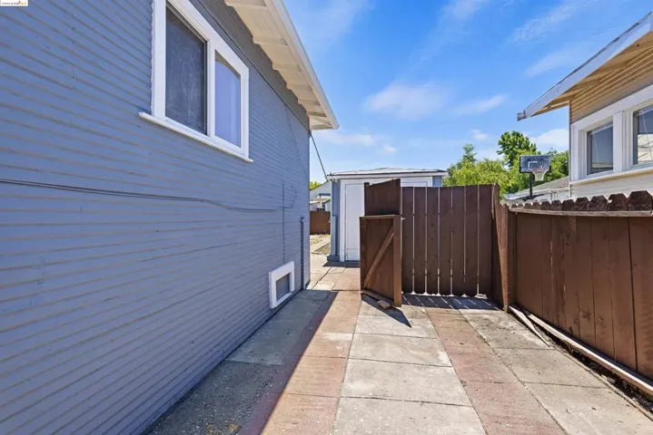 2242 108th Ave, Oakland, California 94603