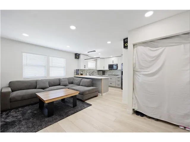 1209 S Grand Avenue, San Pedro, California 90731