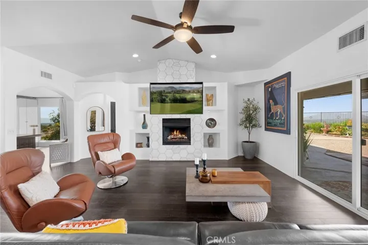 41272 Chaparral Drive, Temecula, California 92592
