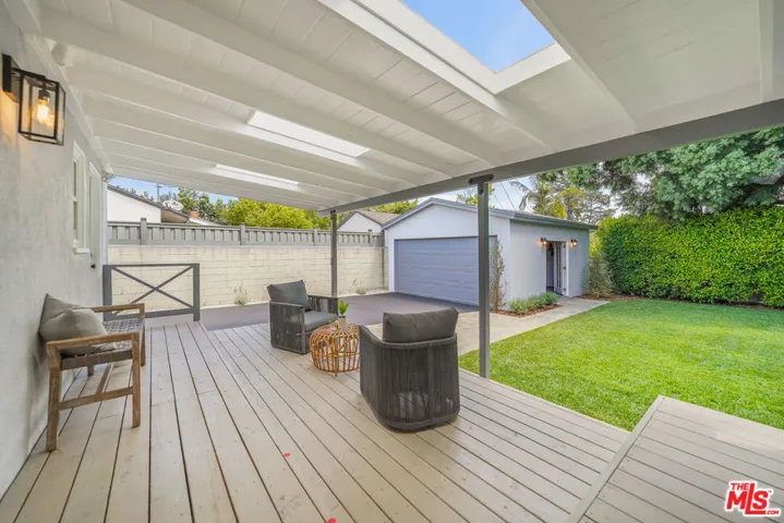 5760 Bucknell Avenue, Valley Village, California 91607