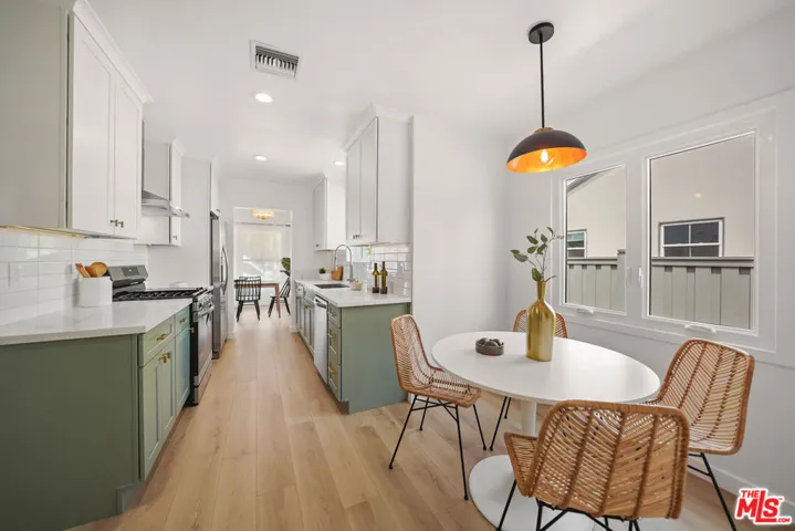 5760 Bucknell Avenue, Valley Village, California 91607