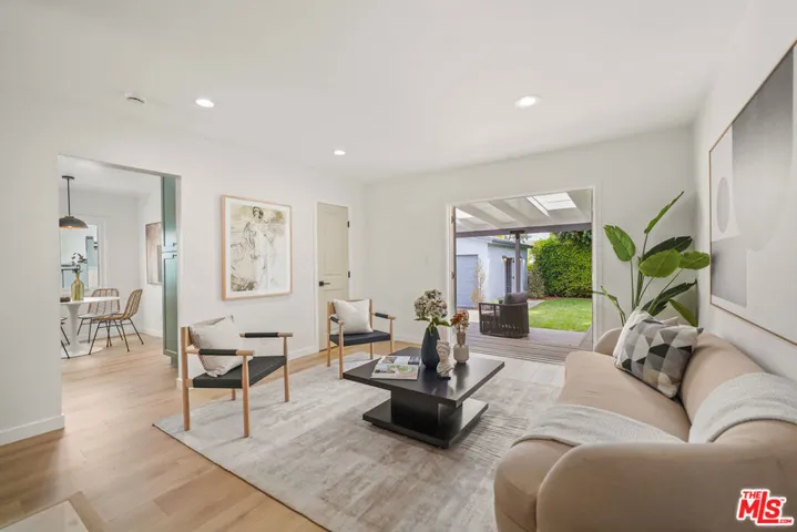 5760 Bucknell Avenue, Valley Village, California 91607
