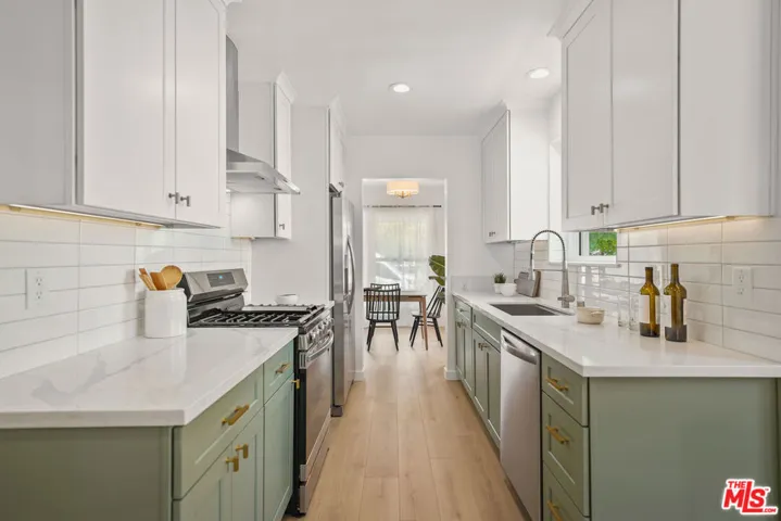 5760 Bucknell Avenue, Valley Village, California 91607