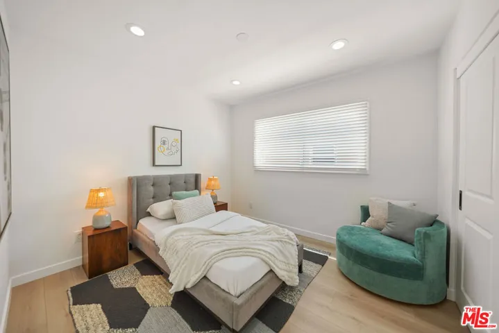 5760 Bucknell Avenue, Valley Village, California 91607