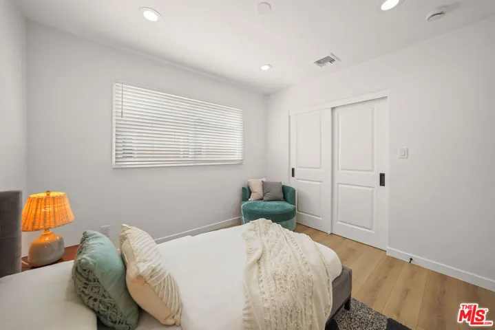 5760 Bucknell Avenue, Valley Village, California 91607