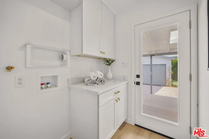 5760 Bucknell Avenue, Valley Village, California 91607