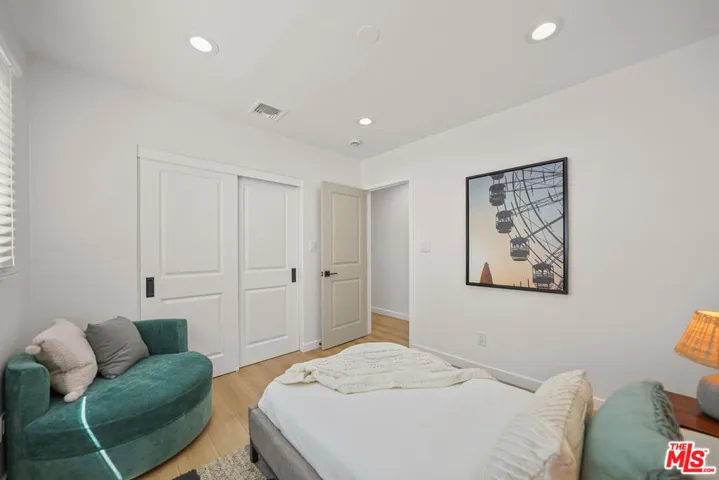 5760 Bucknell Avenue, Valley Village, California 91607