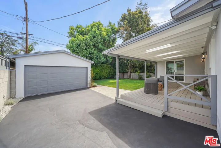 5760 Bucknell Avenue, Valley Village, California 91607